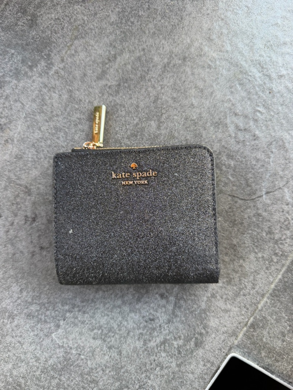 Kate Spade New York Glitter Finished L-zip Bifold Wallet Black